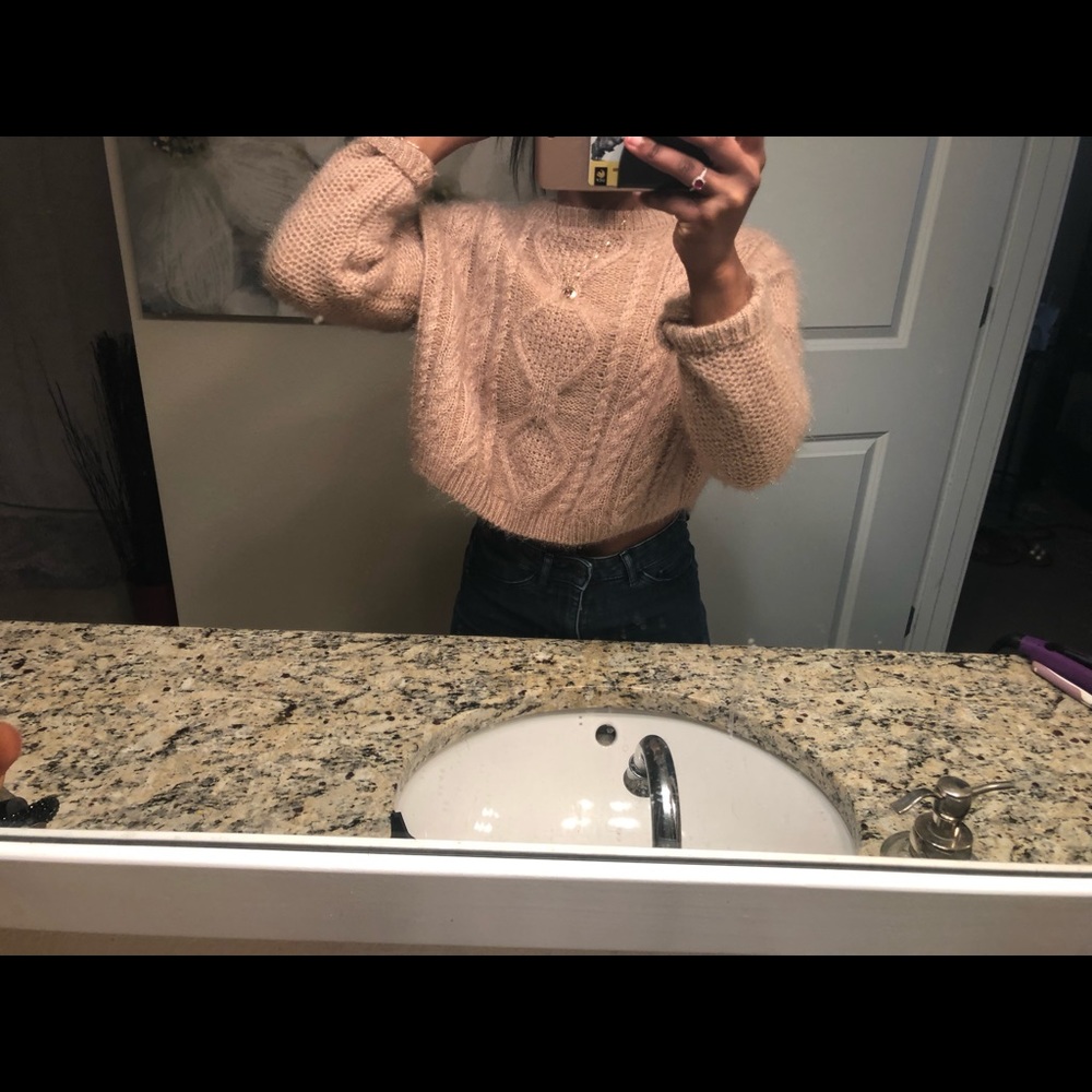 Cropped Sweater - Picture 5 of 6